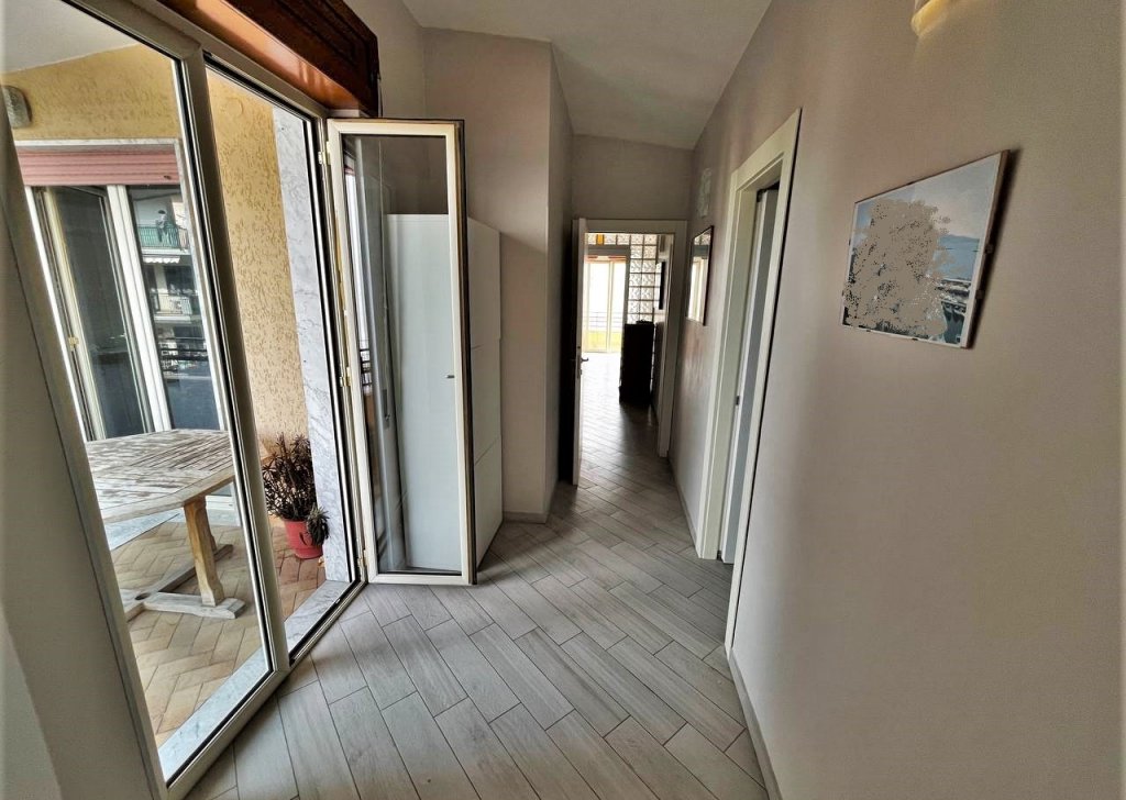 Appartamenti quadrilocale in vendita  150 m² ottime condizioni, Orta di Atella, località Zona Cimitero